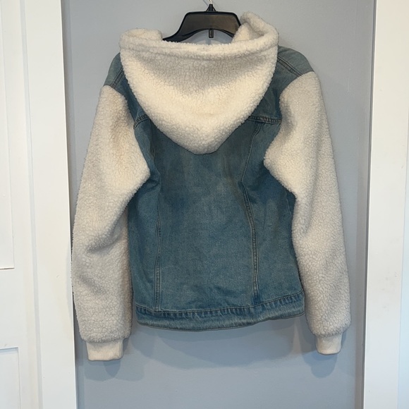 Jean jacket with fleece arms and hoodie - Picture 3 of 5
